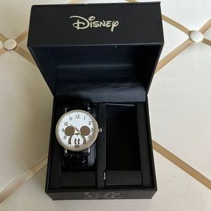 Disney Mickey Mouse Watch NEW IN BOX